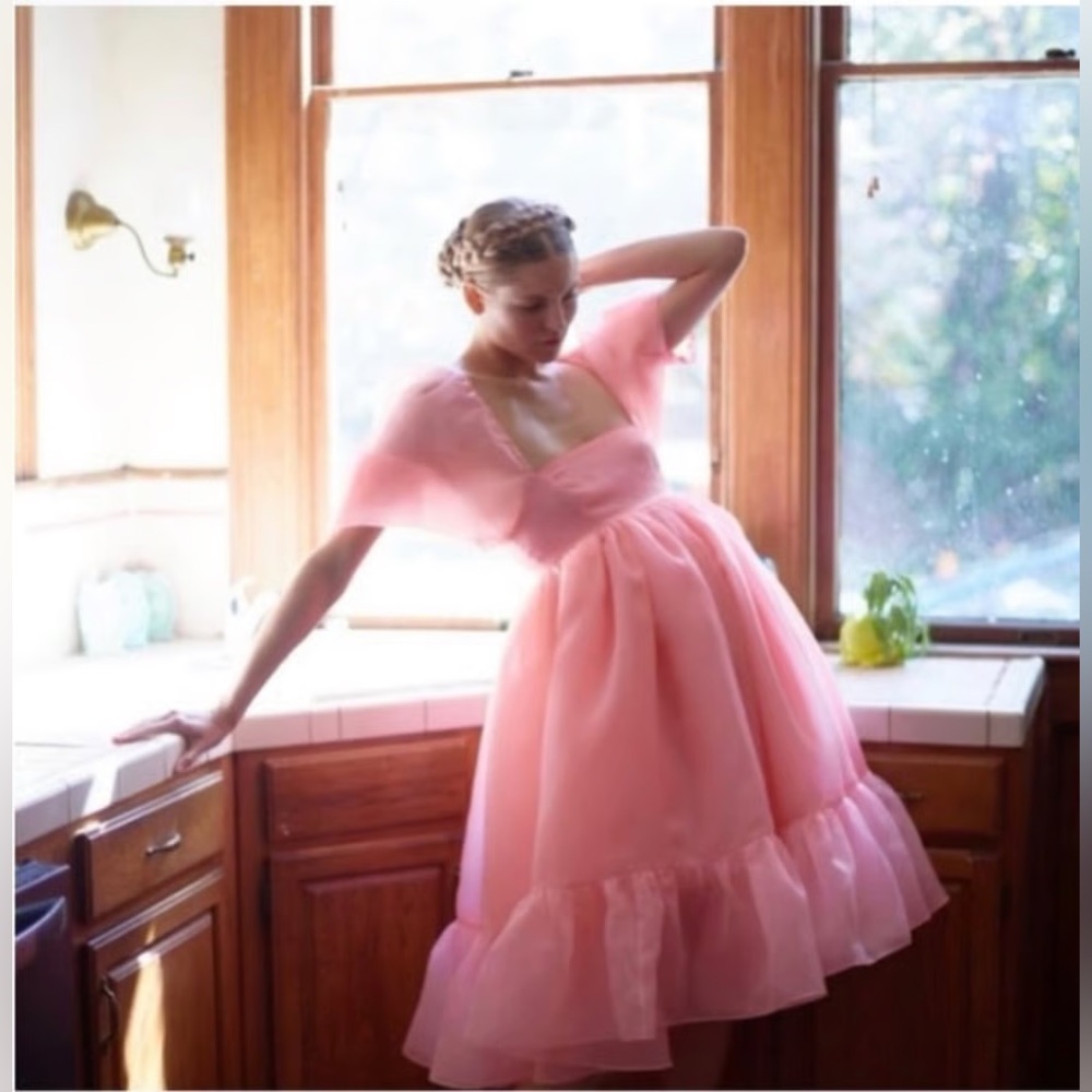 Selkie Highlighter French Puff dress size S